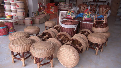 记中国第一批“淘宝村”湾头村 “老手艺”配上“新渠道” “手工艺品”焕新生